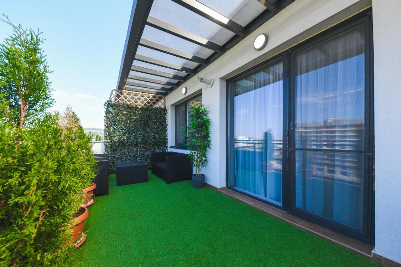 Panoramic Apartment With Terrace Клуж-Напока Екстериор снимка