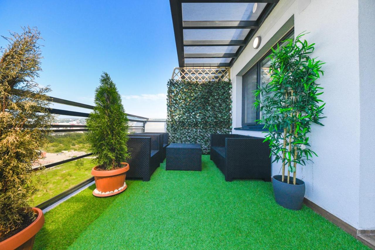 Panoramic Apartment With Terrace Клуж-Напока Екстериор снимка